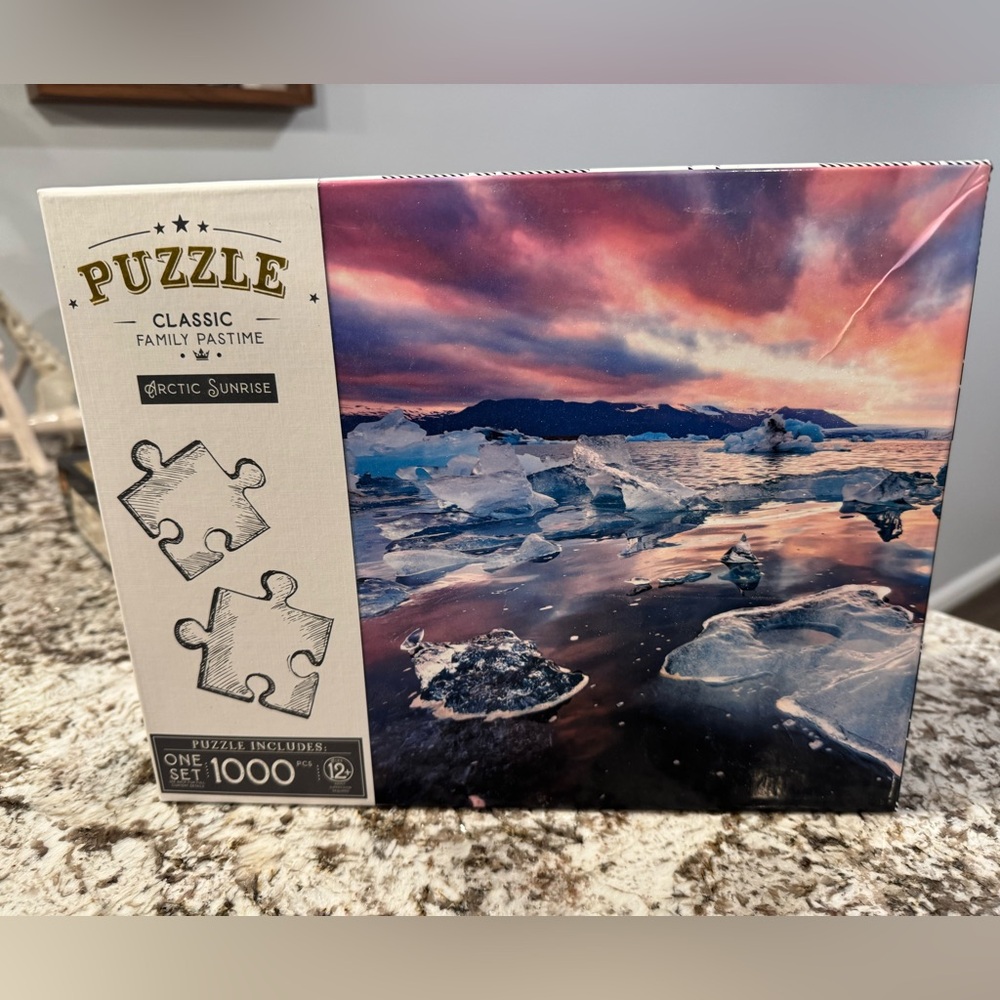 1000-Piece Puzzle - family past time Arctic sunrise